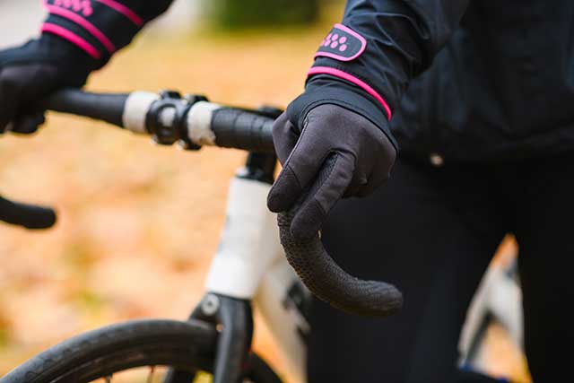 Trail biking gloves